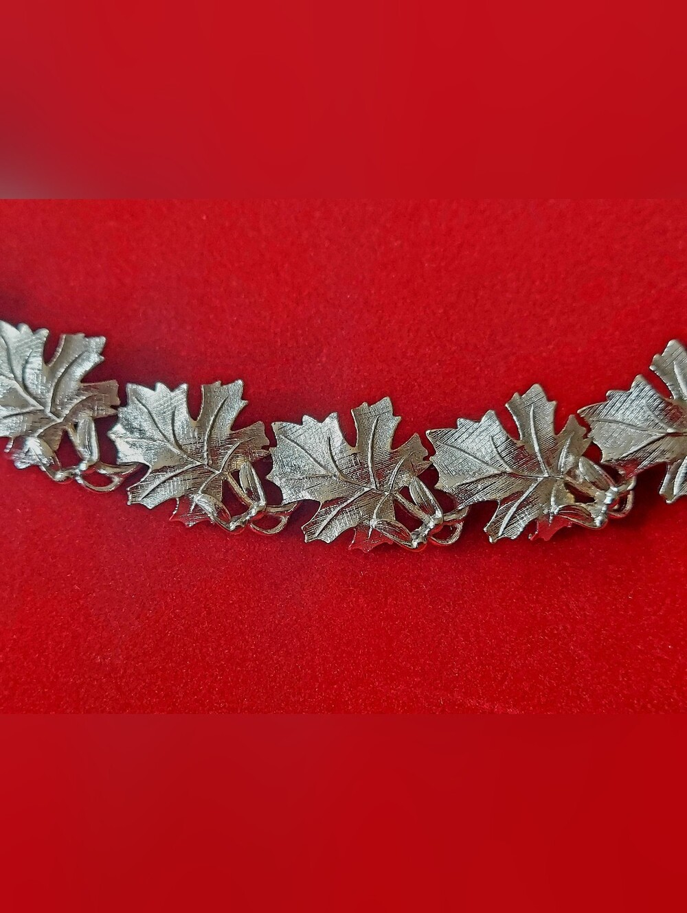 Vintage Lisner Silver Maple Leaf Link Fashion Bracelet